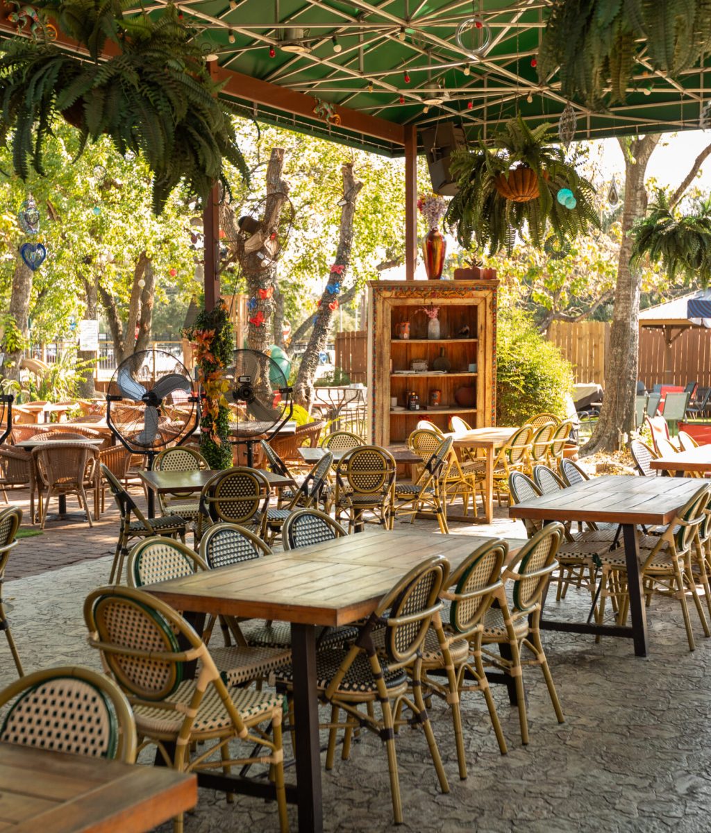 outdoor patio restaurant Houston